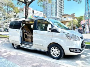 Giá Xe Ford Tourneo Limousine 7 Chỗ
