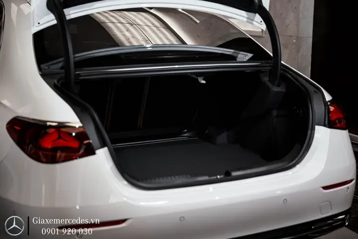 Giá Xe Ô Tô Mercedes E300