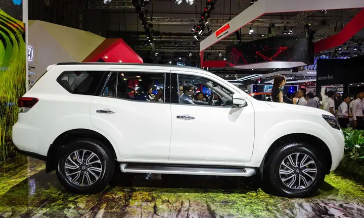 Giá Xe Nissan Terra Từ 899.000.000 – 1.098.000.000 Vnđ