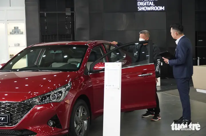 Vì Sao Giá Xe Ô Tô Việt Nam Gấp Đôi Thái Lan, Cao Hơn Cả Mỹ, Nhật Bản? - Ảnh 1.