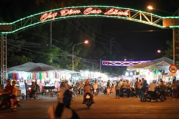 Các Món Ăn Đi Kèm Và Đồ Uống