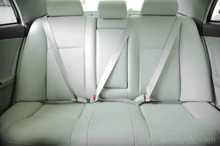 Toyota_altis_2_0v_2012_34_0.jpg