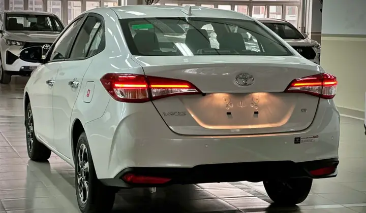 Giá Xe Ô Tô Vios Lăn Bánh