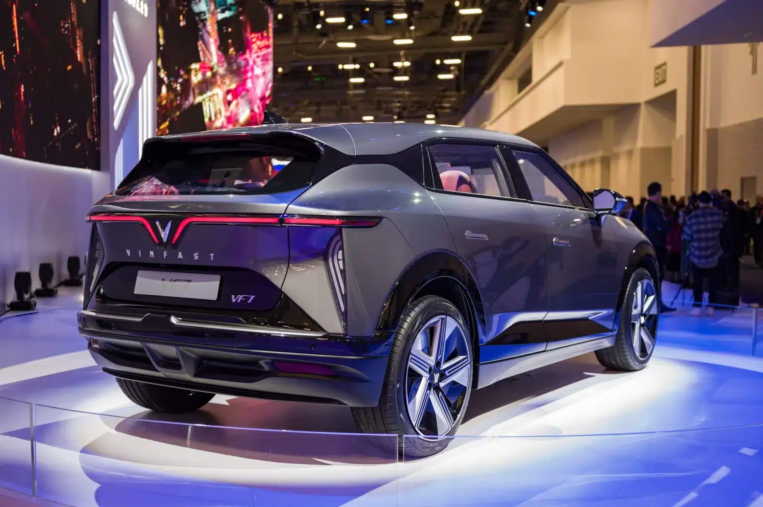 Đánh Giá Chi Tiết VinFast VF 7: Ưu, Nhược Điểm và Phân Tích Thông Số Kỹ Thuật