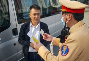 Giao Xe Ô Tô Cho Người Không Có Bằng Lái: Những Rủi Ro Pháp Lý Và Hậu Quả Nghiêm Trọng