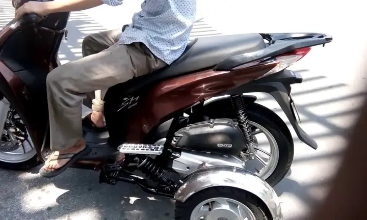 Không Có Phương Tiện Phù Hợp, Đương Nhiên, Người Khuyết Tật Không Thể Tiếp Cận Việc Đào Tạo Để Cấp Giấy Phép Lái Xe (ảnh Minh Họa: Local Samosa)