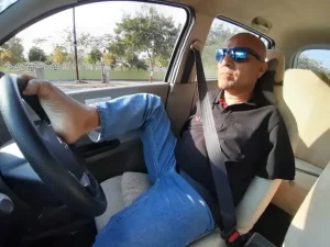 Hầu Hết Người Khuyết Tật Sử Dụng Xe Máy Cá Nhân, Xe 3 Bánh, Nhưng Không Có Giấy Phép Lái Xe (ảnh Minh Họa: T.t.d.)