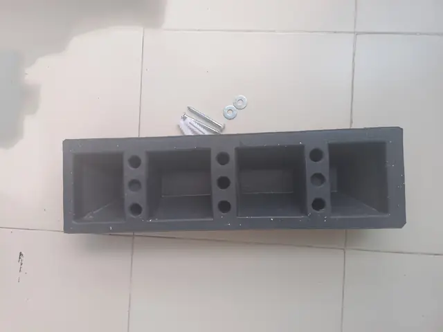 Hình Thật Sản Phẩm Gờ Chặn Xe Ô Tô