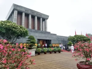 Lăng Bác Ở Đâu Hà Nội? Cách Di Chuyển Đến Lăng Bác
