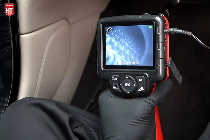 Bước 3: Vệ Sinh Dàn Lạnh Ô Tô