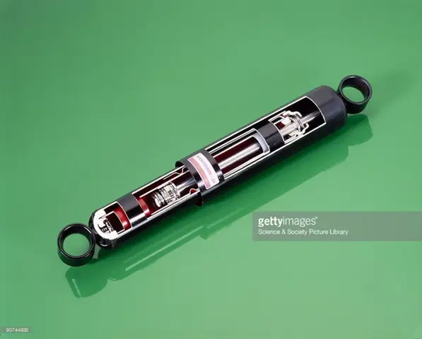 Điều Kiện Đường Xá Ảnh Hưởng Trực Tiếp Đến Tuổi Thọ Của Hệ Thống Giảm Xóc Xe Ô Tô