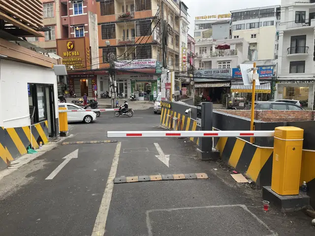 Giá Lắp Đặt Hệ Thống Giữ Xe Ô Tô Tự Động Bao Nhiêu?