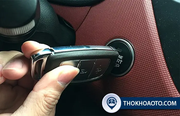 B. Chức Năng Khóa/mở Khóa Bằng Chìa