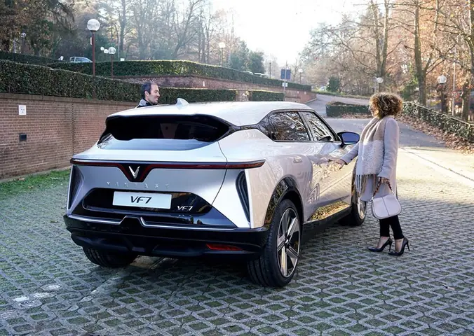 101+ Hình Ảnh Hài Hước Về Xe Ô Tô: Cười Bể Bụng Với Những Khoảnh Khắc "có Một Không Hai"