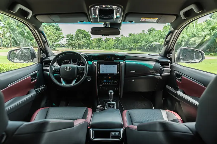 Nội Thất Fortuner: Không Gian Tiện Nghi Và Rộng Rãi