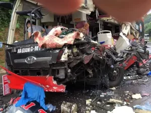 Hình Ảnh Xe Ô Tô Khách: Cẩm Nang Toàn Diện Về Các Dòng Xe, Thiết Kế & Xu Hướng