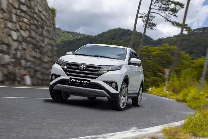 Ngoại Hình Cứng Cáp Và Hiện Đại Của Toyota Rush