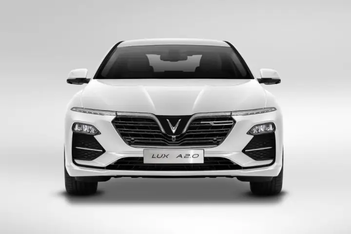 Hình Ảnh Xe Ô Tô Vinfast Lux A2.0 – Sedan Hạng E Lôi Cuốn