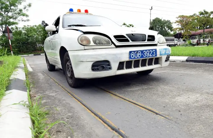 Bài 4: Qua Vệt Bánh Xe Và Đường Hẹp Vuông Góc