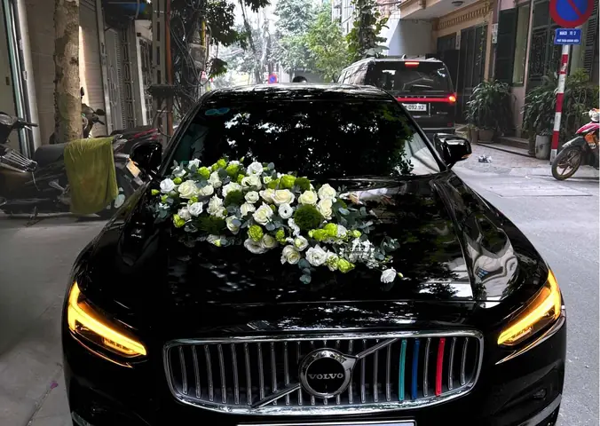 Những Mẫu Hoa Cưới Trang Trí Xe Ô Tô