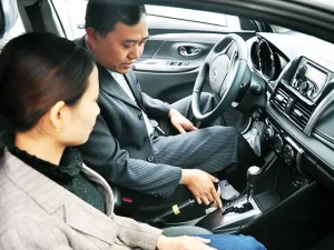 Học Bằng Lái Xe Ô Tô B1: Toàn Cảnh Từ A-z Cho Người Mới Bắt Đầu