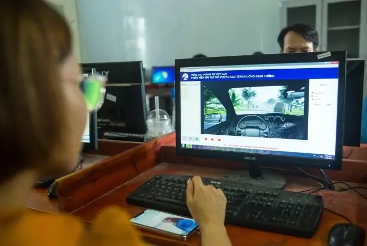 Học Bằng Lái Xe Ô Tô Online: Bí Mật Của Thời Đại Số