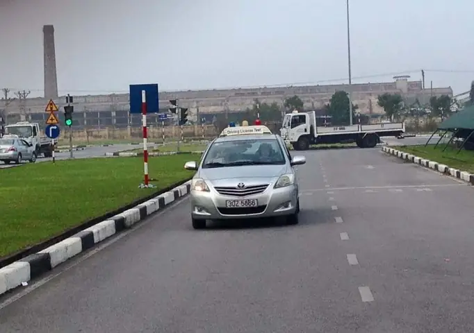 Lái Xe Ô Tô 16 Chỗ Cần Bằng Lái Xe Nào ?