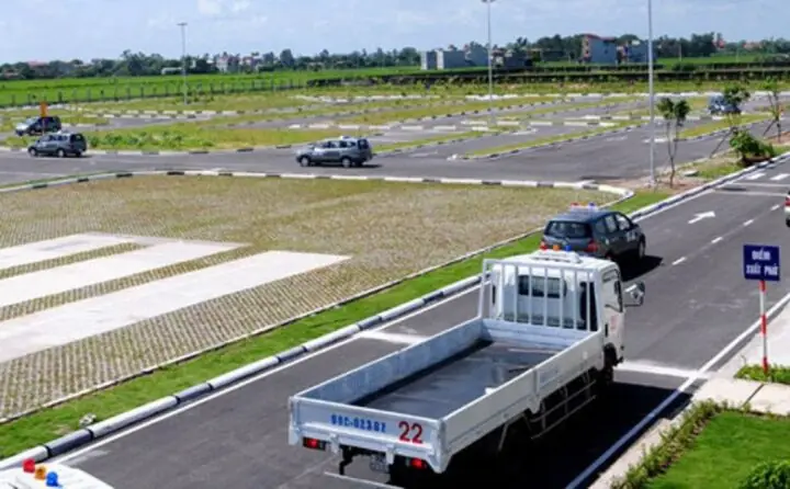 Tránh Đăng Ký Qua Các Công Ty Môi Giới: Bảo Vệ Quyền Lợi & Chất Lượng Đào Tạo