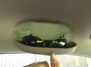 Hộp Đựng Kính Gắn Trần Xe Ô Tô