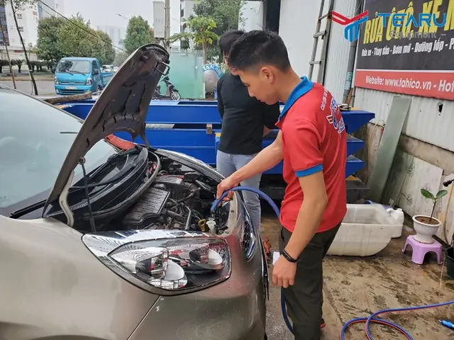 Xác Định Vị Trí Két Nước Mát Và Vệ Sinh Bên Ngoài Trước