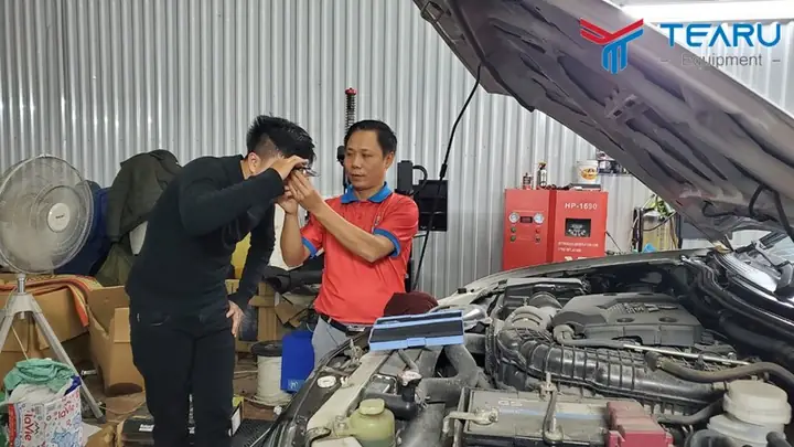 Vì Sao Việc Súc Rửa Két Nước Mát Trên Xe Ô Tô Là Cần Thiết?