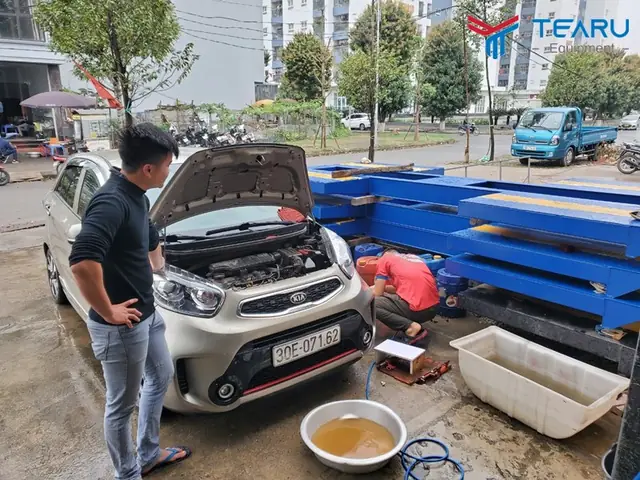 Xả Nước Làm Mát Ra Khỏi Két Nước