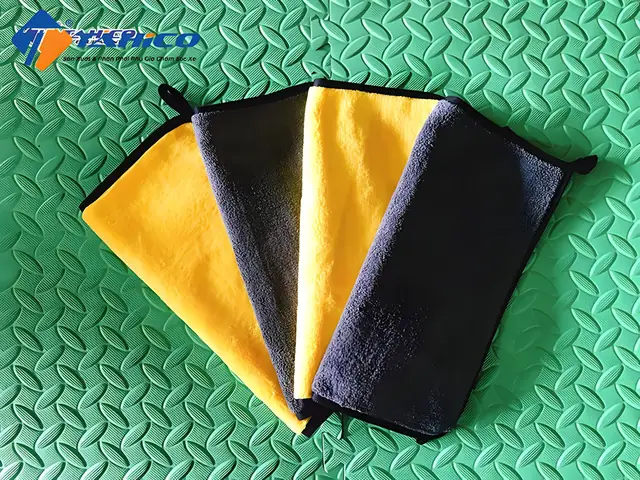 Giá Khăn Lau Rửa Kính Xe Hơi