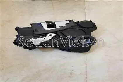 Ổ Khóa Ngậm Cánh Cửa Toyota Innova