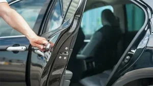 Cách Phòng Tránh Và Xử Lý Khẩn Cấp Khi Cửa Xe Không Mở Được