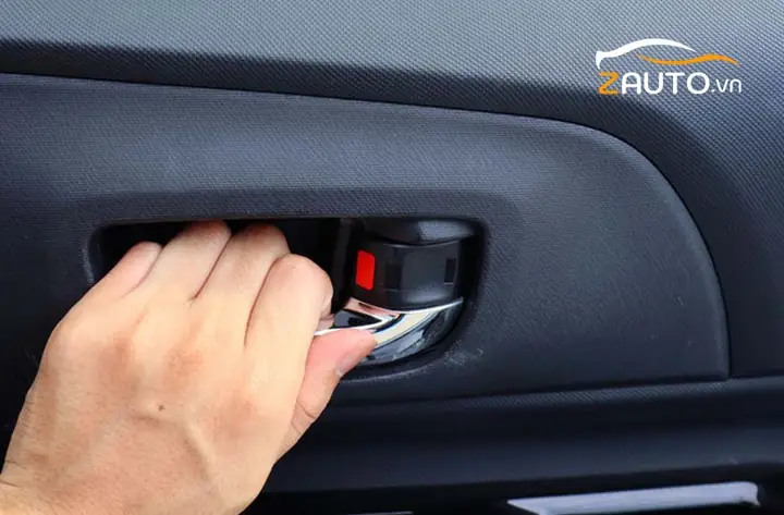 Không Mở Được Cửa Xe Ô Tô Từ Bên Ngoài: Nguyên Nhân Và Cách Xử Lý Hiệu Quả Không Mở Được Cửa Xe Ô Tô Từ Bên Ngoài: Nguyên Nhân Và Cách Xử Lý Hiệu Quả