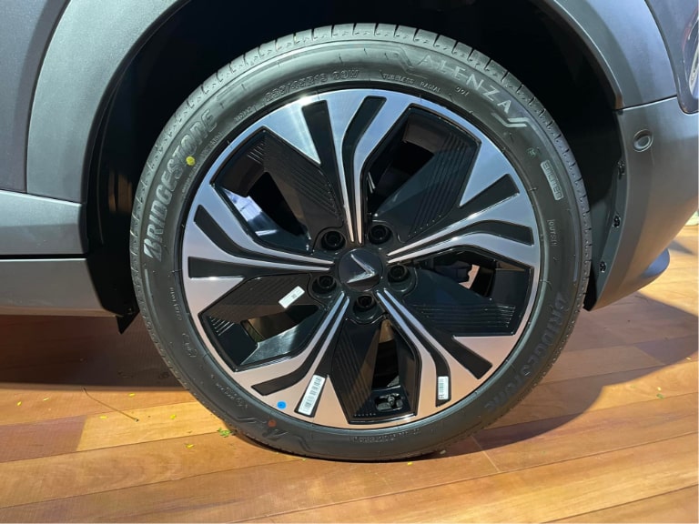 Ảnh Hưởng Của Kích Thước Đến Khả Năng Vận Hành Của VF6 Plus: Di chuyển trong phố và đường trường