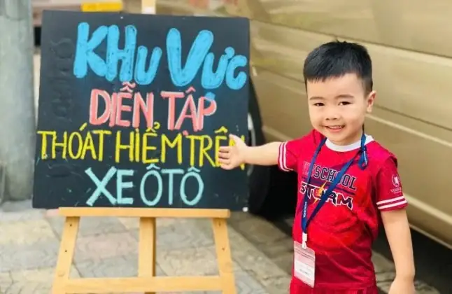 Kỹ Năng Thoát Hiểm Trên Xe Ô Tô?