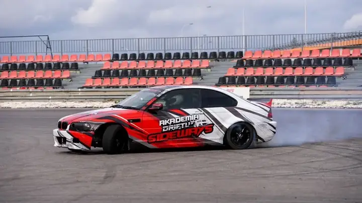 Lưu Ý Để Drift Xe Ô Tô Hiệu Quả Và An Toàn