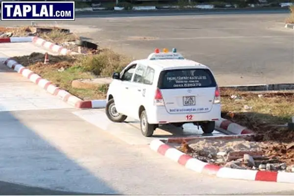 10. Kỹ Thuật Lái Xe Ô Tô B2 Ghép Ngang