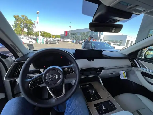 Kỹ Thuật Lái Xe Ô Tô Xe Côn Tay: Hướng Dẫn Cơ Bản Cho Người Mới Bắt Đầu