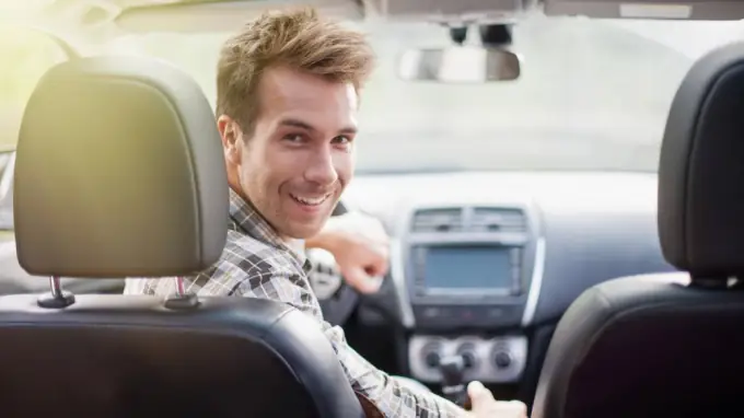 Kiểm Tra Tất Cả Các Bộ Phận Nội Thất, Đặc Biệt Là Hệ Thống Lái