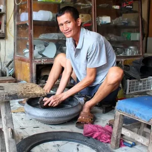 Làm Chậu Hoa Từ Lốp Xe Ô Tô