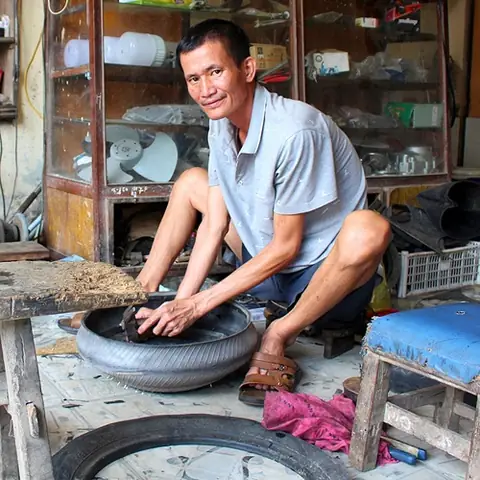 Làm Chậu Hoa Từ Lốp Xe Ô Tô