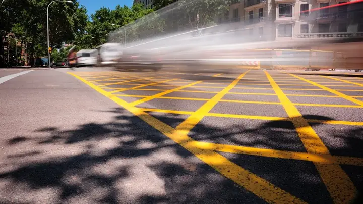 Mức Phạt Khi Vi Phạm Lỗi Vạch Mắt Võng Mức Phạt Khi Vi Phạm Lỗi Vạch Mắt Võng