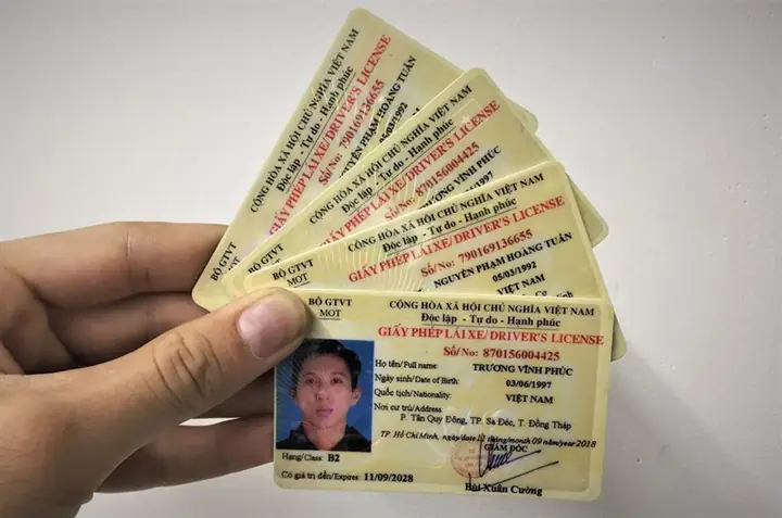 Làm Lái Bằng Lái Xe Ô Tô Cần Những Gì?