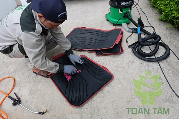 Đối Với Thảm Lót Sàn Bằng Cao Su Hoặc Nhựa Đúc