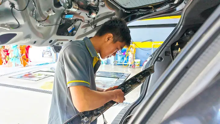 Lắp Camera Lùi Cho Xe Ô Tô