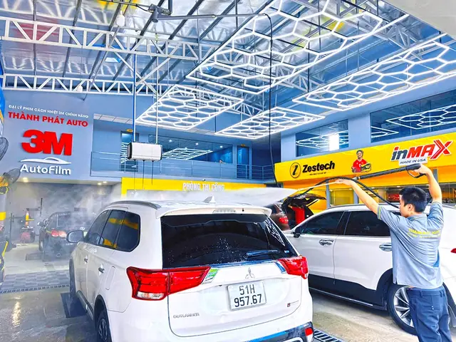 Lắp Camera Lùi Cho Xe Ô Tô