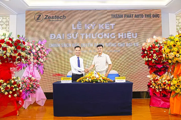 Lắp Camera Lùi Cho Xe Ô Tô